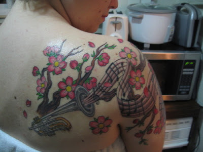 Custom Tattoos Body Piercing Material descartavel. R. José Valle,1840- Santa