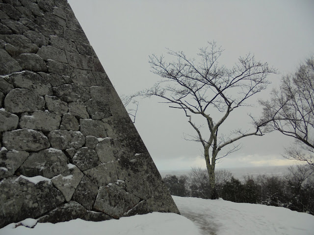 雪の米子城跡