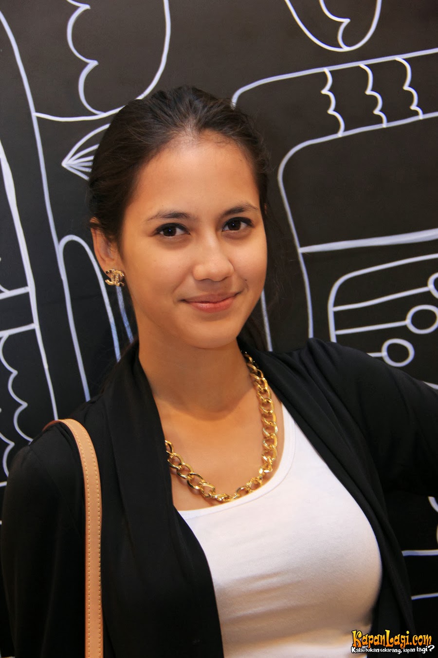 Foto Pevita Pearce Pamer Toket Beredar