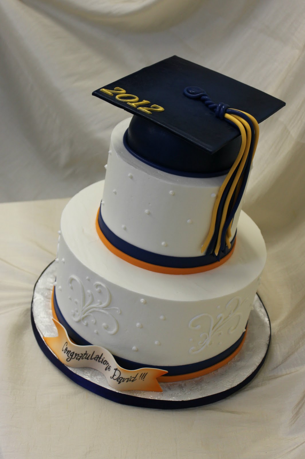 GRADUATION CAKES