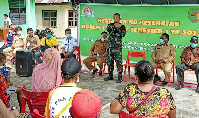 TNI Bersama BKKBN Keerom Gelar Pelayanan KB Kesehatan di Wilayah Perbatasan