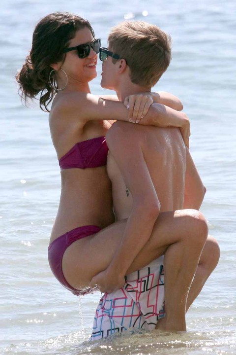 justin bieber and selena gomez hawaii vacation. Justin Bieber and Selena
