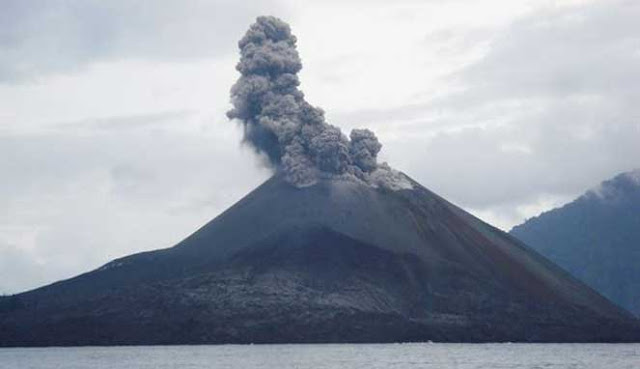 GUNUNG KRAKATAU