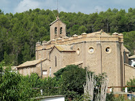 Vista de l'església de Sant Mateu de L'Ametlla de Merola des de migdia