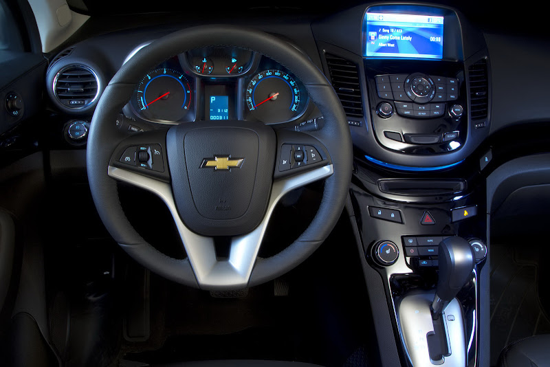 2011 Chevrolet Orlando MPV interior