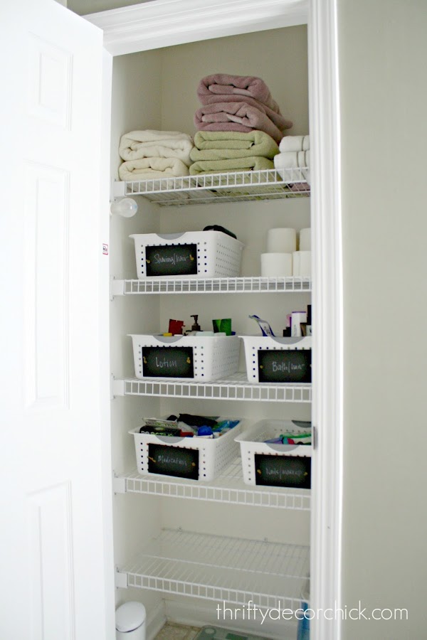 How to organize a linen closet