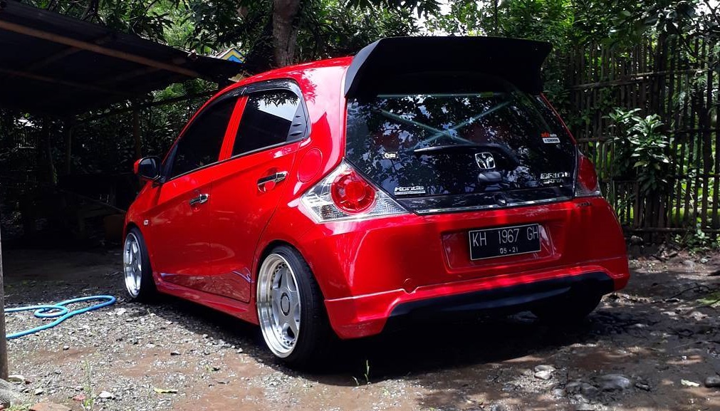  Modifikasi Mobil Ceper Brio Merah Keren Owner ido pang 