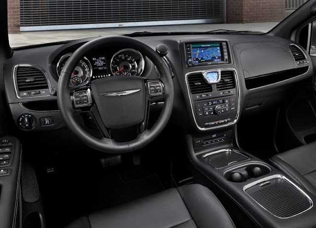 Chrysler Town and Country S 2013 inside