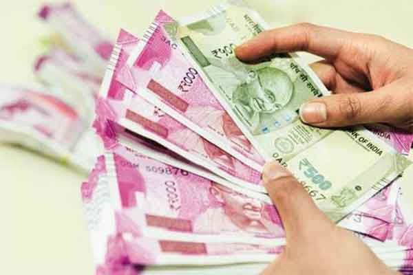 News,National,India,Bank,Local-News, Billionaire For a Few Hours! UP Labourer Goes to Withdraw Rs 100, Shocked to Find Rs 2,700 Crore in Bank Account