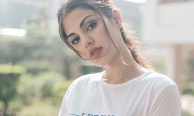 Rhea Chakraborty Gobbles Down 35 Plates Of Jalebis For A Scene