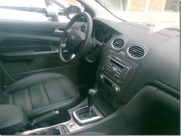 Ford Focus Titanium 2011 (2)