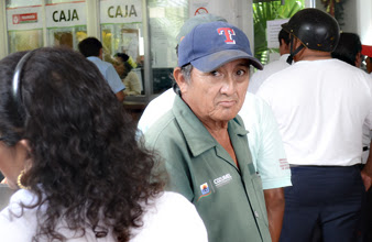 Trabajadores del Ayuntamiento de Cozumel reciben el primer pago parcial del aguinaldo 