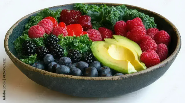 Avocados and berries – skin-friendly superfoods