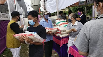 Peduli Sesama, PIK 2 dan Yayasan Buddha Tzu Chi salurkan sembako di Kosambi