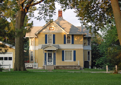 yellow+house%2C+blue+shutters.jpg