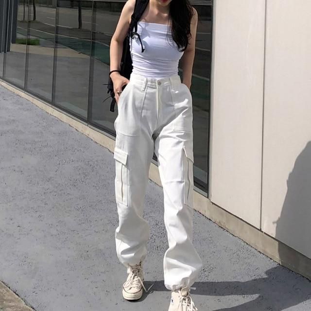 outfit pantaloni cargo come indossare i pantaloni cargo come abbinare i pantaloni cargo idee outfit pantaloni cargo tendenze primavera estate 2022 cargo pants how to wear cargo pants cargo pants street style mariafelicia magno fashion blogger colorblock by felym