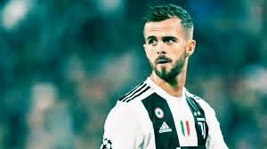 الأب يدعي فخر الدين والأم تدعي فاطمة قصة لاعب وسط يوفينتوس بيانيتش المسلم ؟ (miralem pjanic)