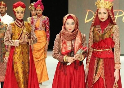 Kebaya Dian Pelangi Terbaru