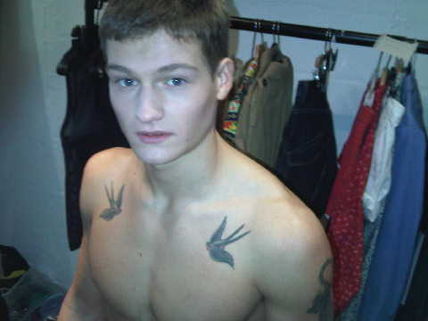 Look at his amazing swallow tattoos Sam and Jed are getting on like a house