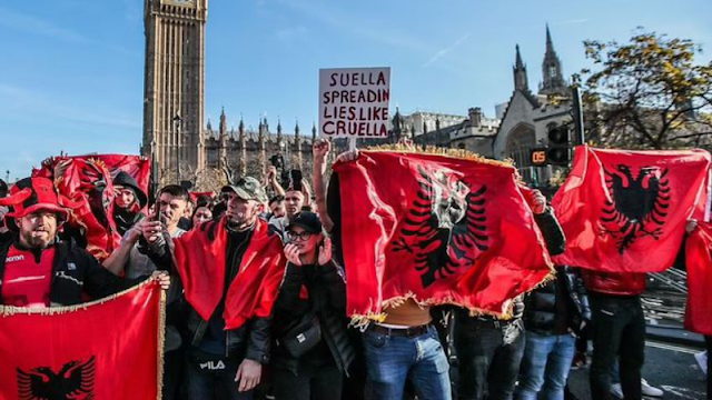 Νέα διαδήλωση προγραμματίζουν οι Αλβανοί στο Λονδίνο