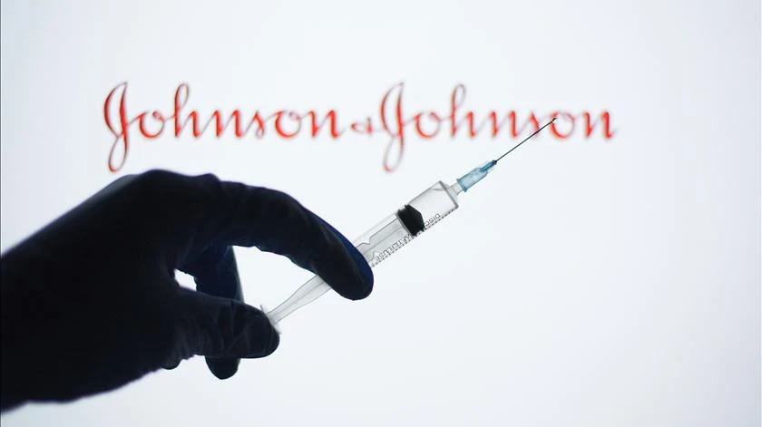 Johnson & Johnson lucra 73% mais e surpreende com receita maior que a esperada