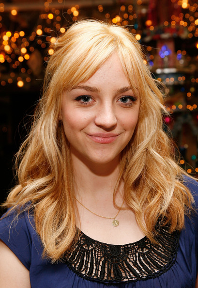 Abby Elliott Photos