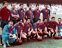 F. C. BARCELONA - Barcelona, España - Temporada 1962-63 - Pesudo, Rodri I, Olivella, Gracia, Segarra y Garay; Claudio (utillero), Zaballa, Vergés, Zaldúa, Kocsis, Pereda y Mur (masajista) - F. C. BARCELONA 3 (Pereda, Kocsis y Zaldúa), REAL ZARAGOZA 1 (Villa) - 23/06/1963 - Copa del Generalísimo, Final - Barcelona, Nou Camp - EL F. C. BARCELONA SE PROCLAMA CAMPEÓN DE LA COPA DEL GENERALÍSIMO. Es su 15ª título