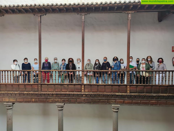 El Cabildo forma al personal de la Residencia de La Dehesa en cuidados en la vejez