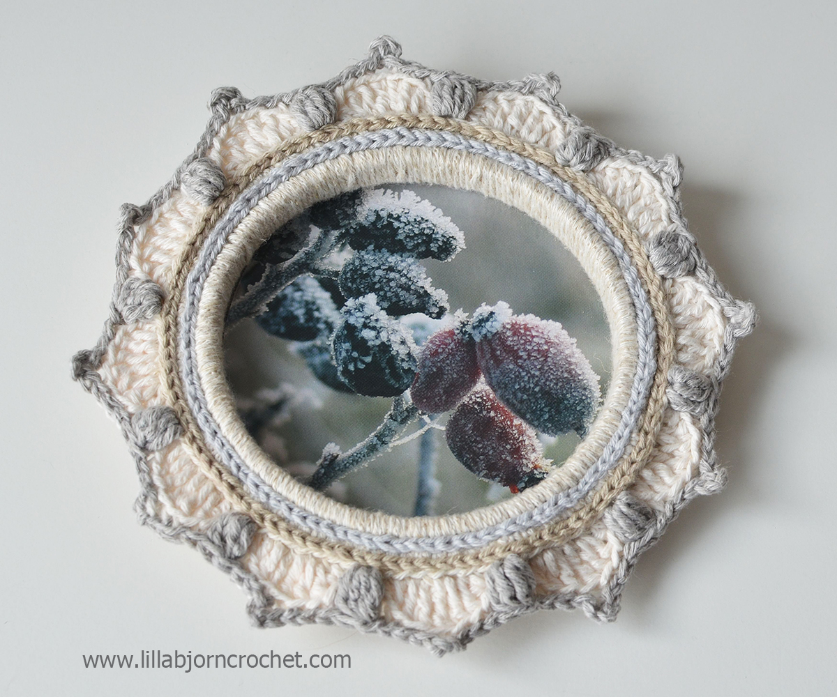 How to turn embroidery hoops into photo frames with crochet - tutorial by Lilla Bjorn Crochet