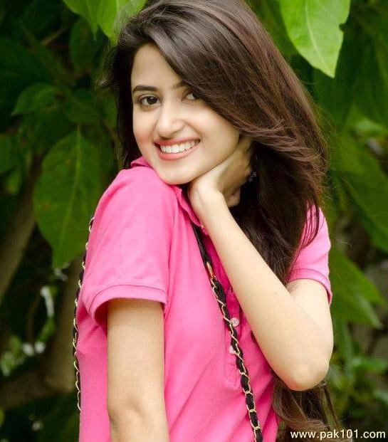 Sajal ali nice-cute-beautiful pictures gallery-sajal ali full hot wallpaper-sexy images-new pics