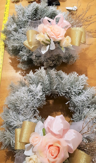 Christmas, Christmas wreath, decorated wreath, cottage, farmhouse, flocked wreath