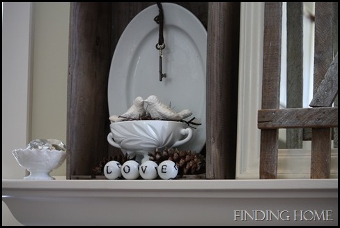 Valentine Mantel and auction photos 074