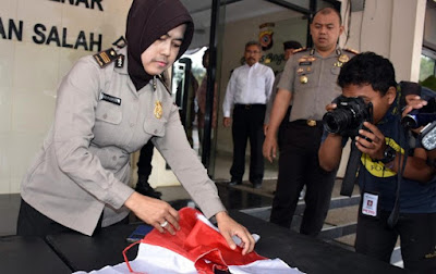 Anti-NKRI, Guru Pembakar Merah Putih Dibui