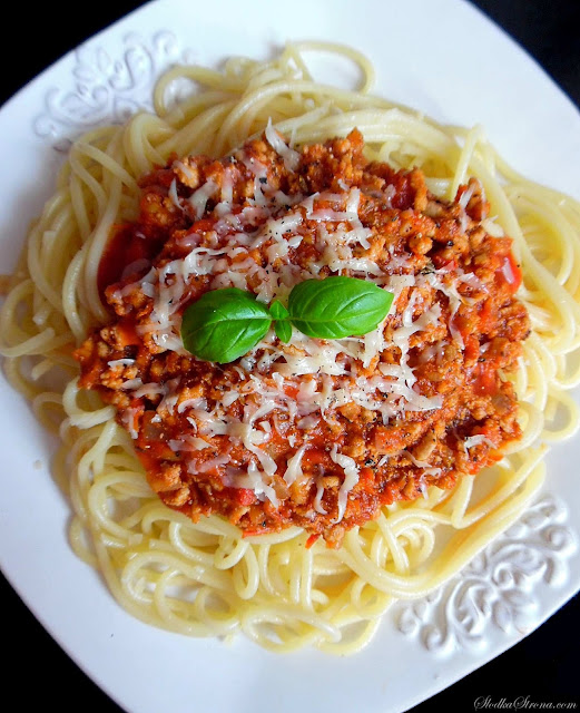 Spaghetti z Mięsem Mielonym i Pomidorami - Przepis - Słodka Strona