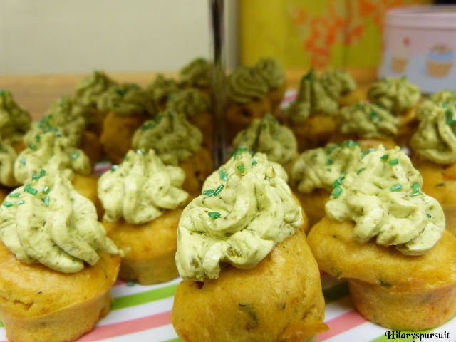 Cupcake aux tomates confites et glaçage au pesto 