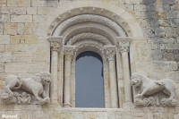 Fascinante Conjunto escultórico en el Monasterio medieval de Sant Pere en   Besalú