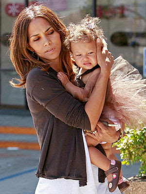 halle berry daughter. Halle Berry and her adorable daughter Nahla Ariela – who just turned 1 on 