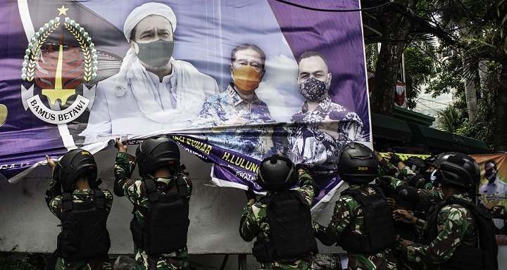 PKS: TNI Jangan Terjebak Politik Praktis Turunkan Baliho Habib Rizieq