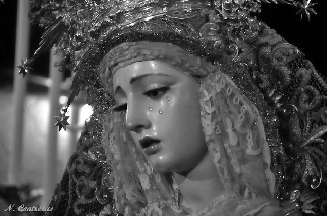 NUESTRA SEÑORA DE LA ESPERANZA CORONADA