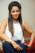 Parul Yadav Glamorous Photos-thumbnail-16