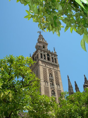 La Giralda vista desde el Patio de los Naranjos