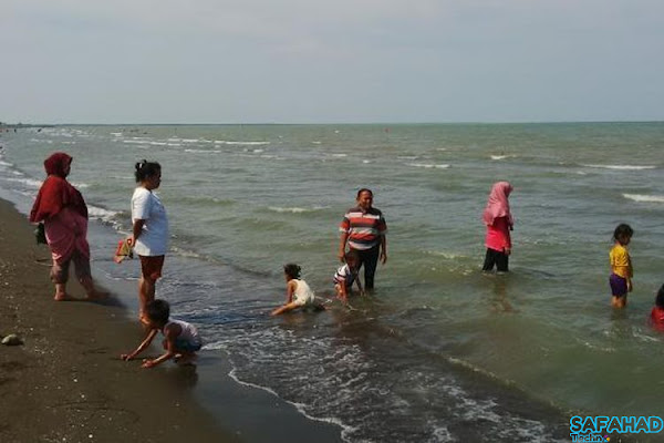 SAFAHAD Technology - Pantai Randusanga terletak di Desa Randusanga Wetan, Kecamatan Krajen, Kabupaten Brebes, Provinsi Jawa Tengah.