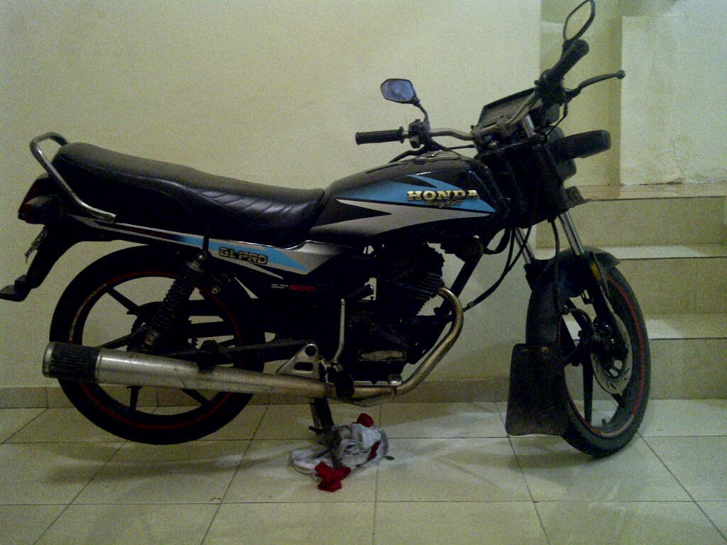 Spesifikasi Honda GL Pro Black Engine Si Hitam Powerfull Motor Tuo