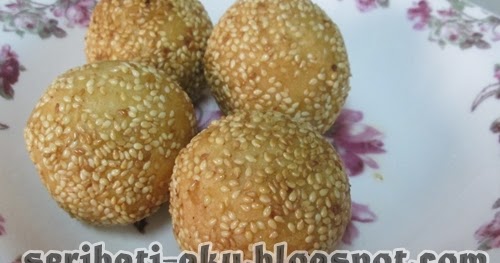 Serihatiku: kuih bom bijan inti kelapa