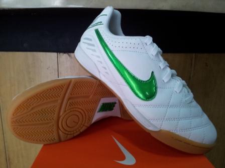 Sepatu Futsal Anak Nike Tiempo Natural IV Putih Hijau 