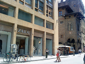 By E.V.Pita, Zara fashion shops in Europa and USA /  Por E.V.Pita ,Tiendas de Zara en Europa y Estados Unidos / Por E.V.Pita ,  Tendas de Zara polo mundo adiante