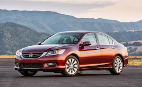 Front 3/4 view of 2014 Honda Accord EX-L