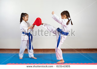 kids-learning-self-defense