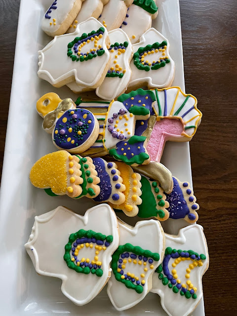 Mardi Gras-themed baby shower decorated cookies, holidays, cookie decorating blogs, easy cookie decorating, baby shower cookies ideas, baby shower, Mardi Gras decorated cookies, Mardi Gras treats, baby