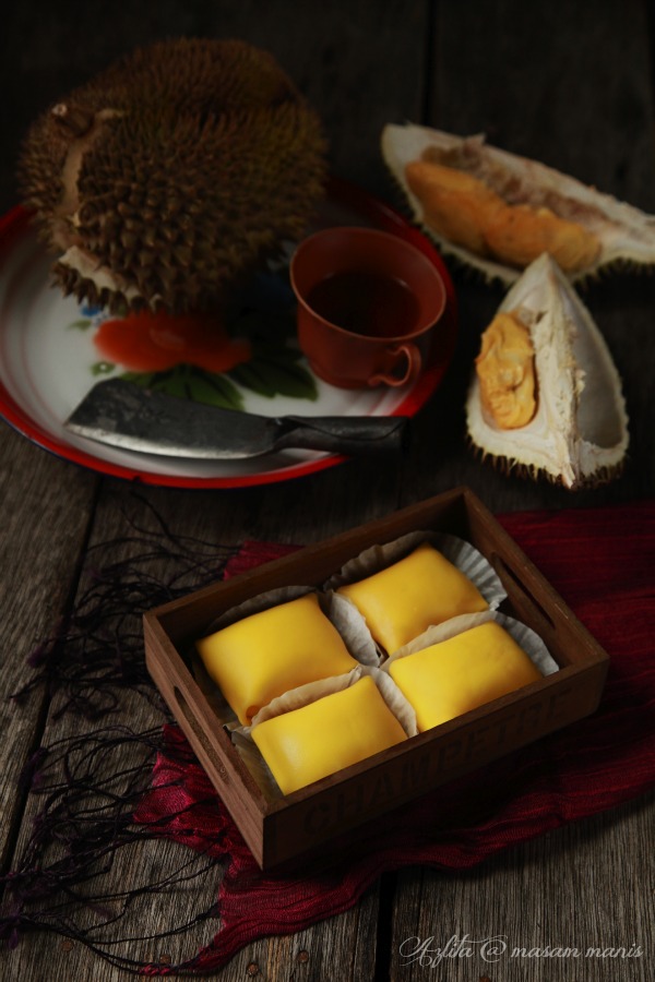 Durian Crepe with custard filling yummeh!! - masam manis